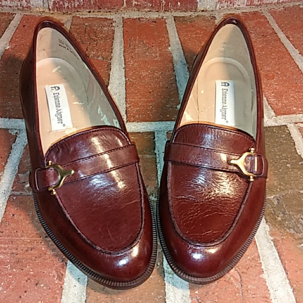 Etienne Aigner size 7M Leather Upper